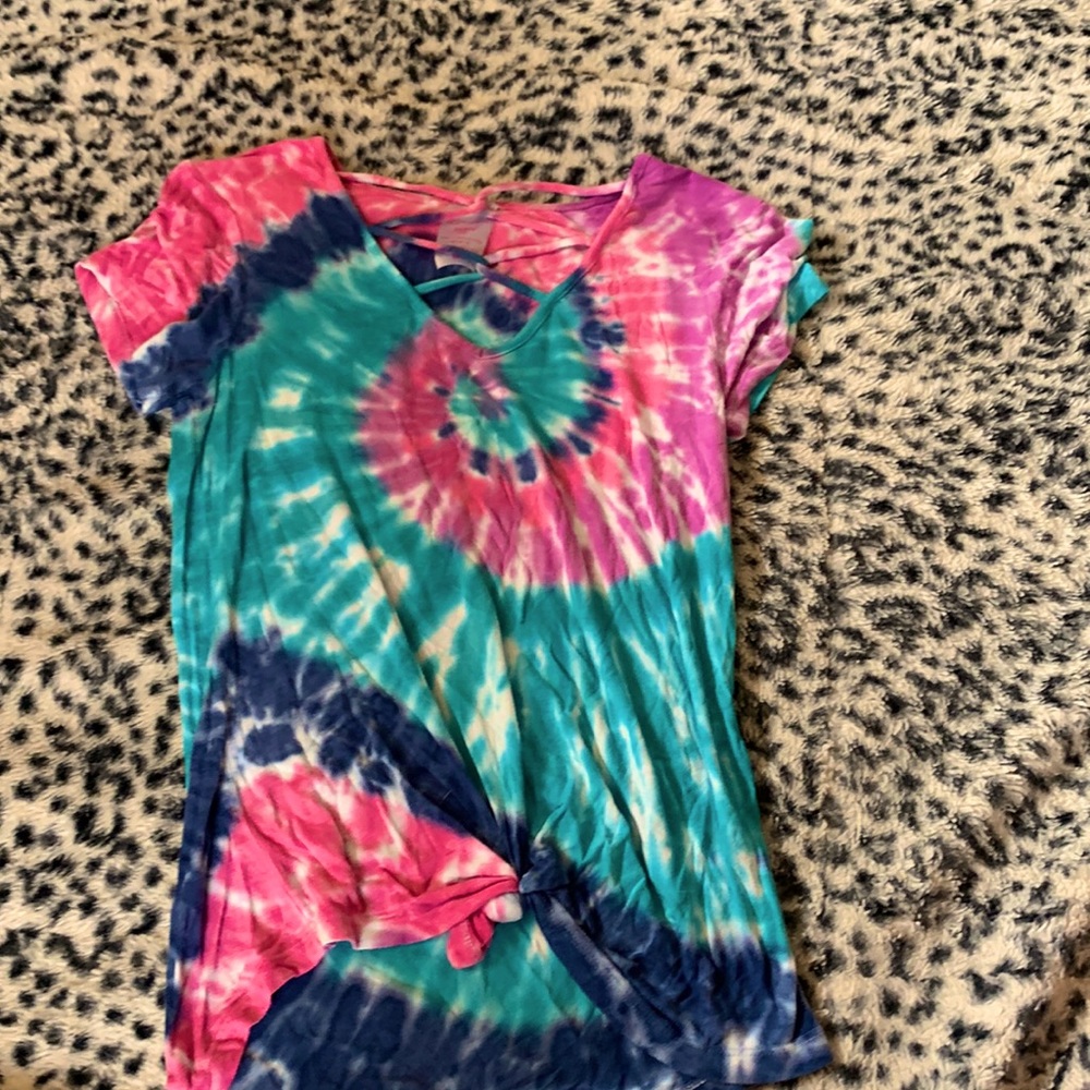 Xs tie-dye shirt